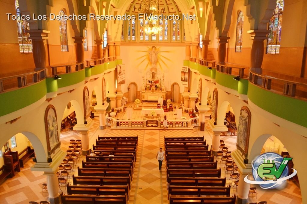 Iglesia Sagrado Corazón de Jesús de Moca (Interior)